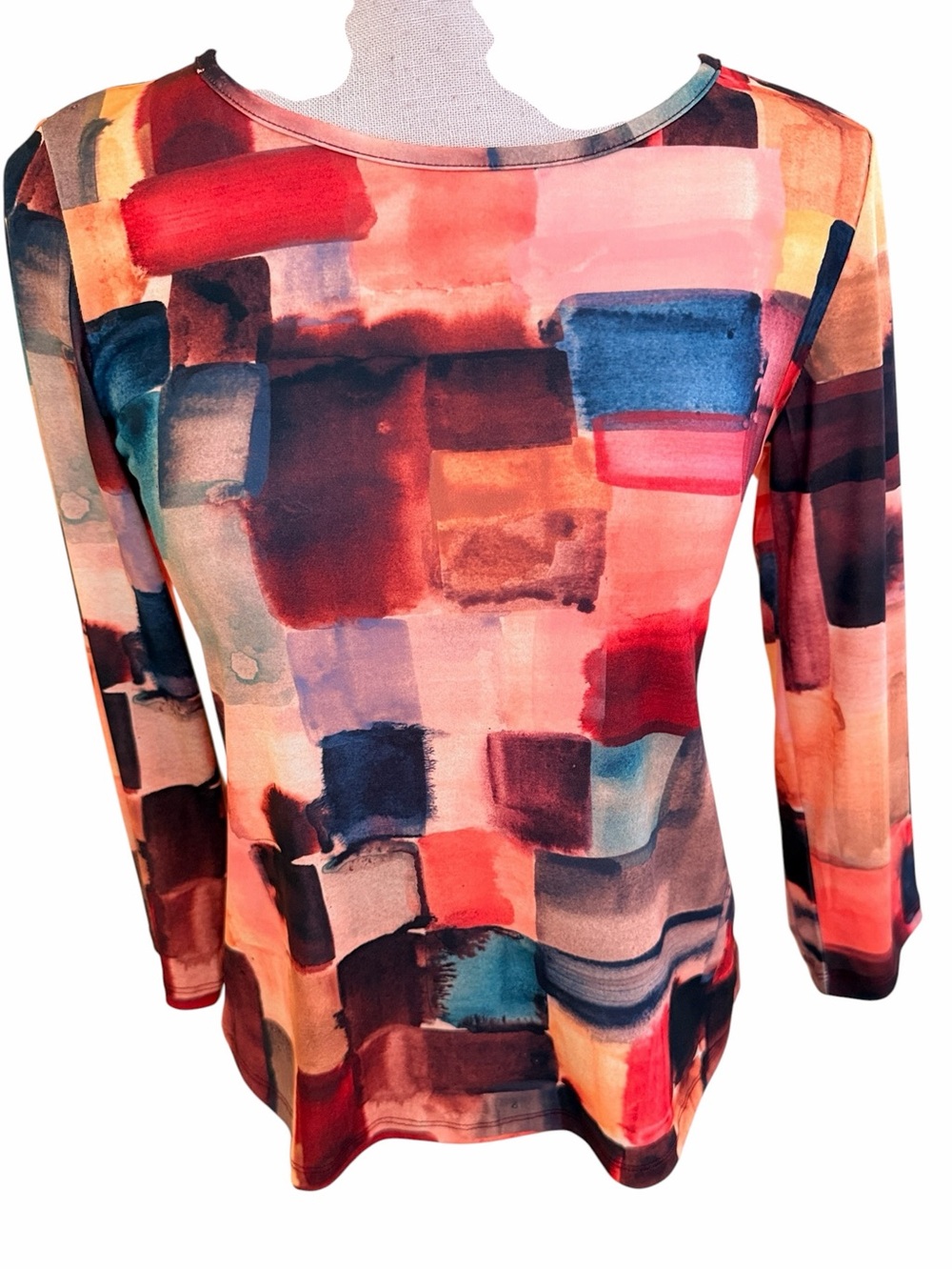 Kozan 3/4 Sleeve Scoop Neck Jersey Top in "Notre Dame" Abstract Watercolor Print